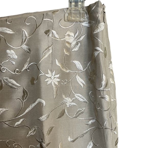 La Femme Gilar | Silk Floral Embroidered Pants Size 6 - Picture 3 of 6